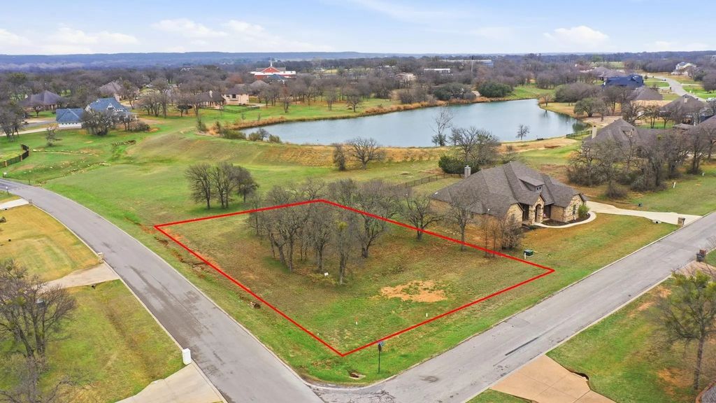 101 Lakeside Drive, Lipan