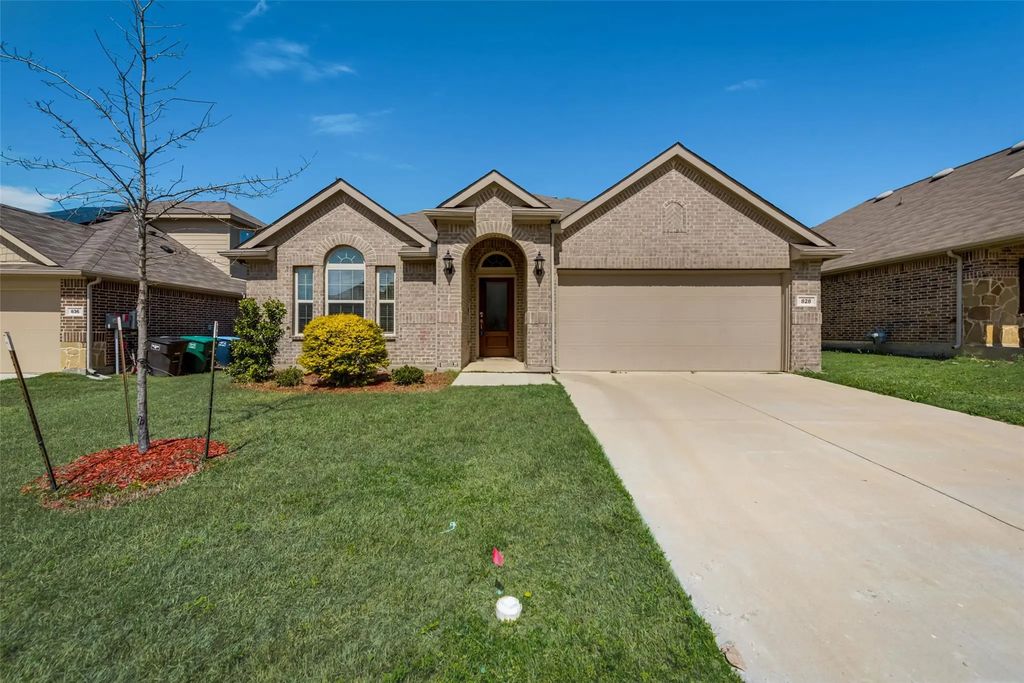 828 Sky Top Drive, Haslet