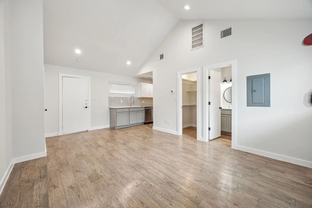 5018 San Jacinto Street 108, Dallas