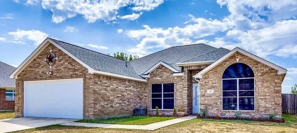 950 W Ash Street, Celina
