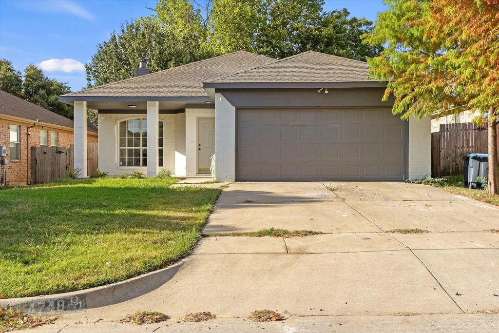 4748 Birchbend Lane, Fort Worth