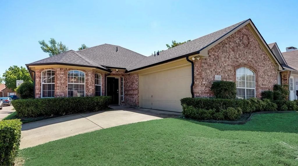3204 Plumstead Drive, Dallas