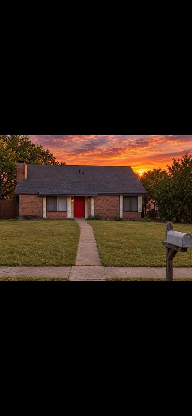 2926 Bonanza Lane, Garland