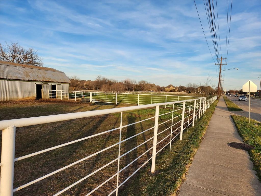245 Johnson Road, Keller