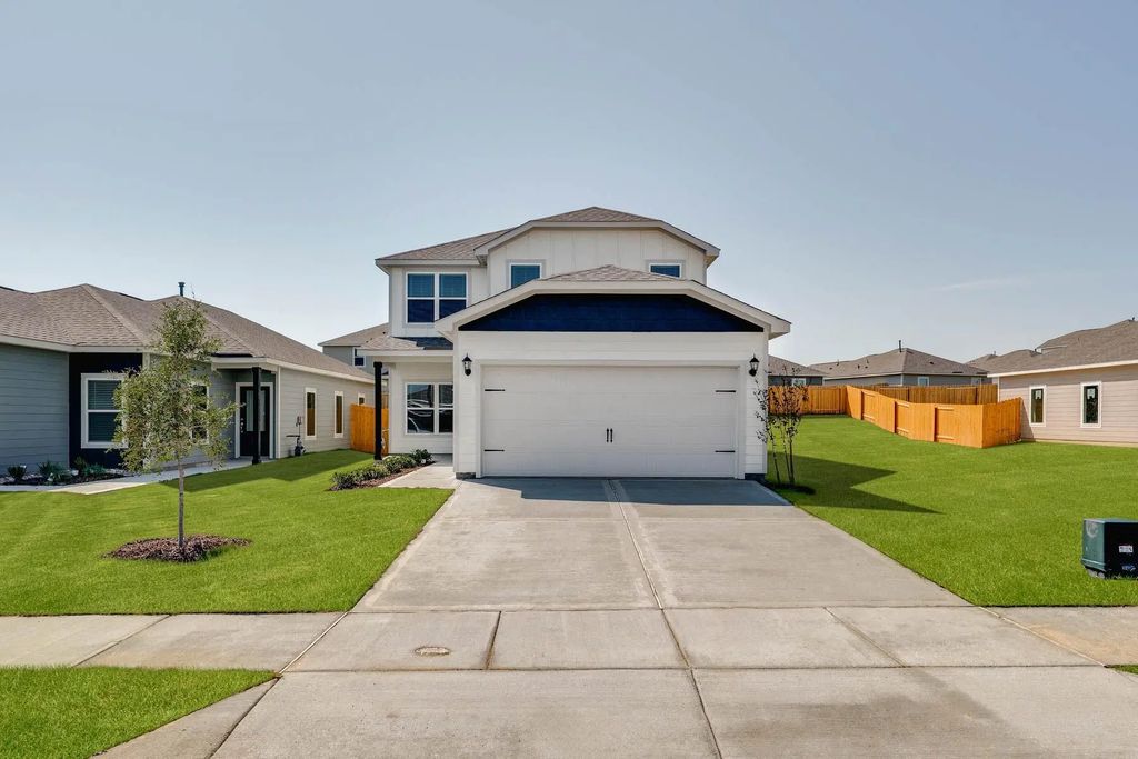 8444 White Wolf Trail, Ponder