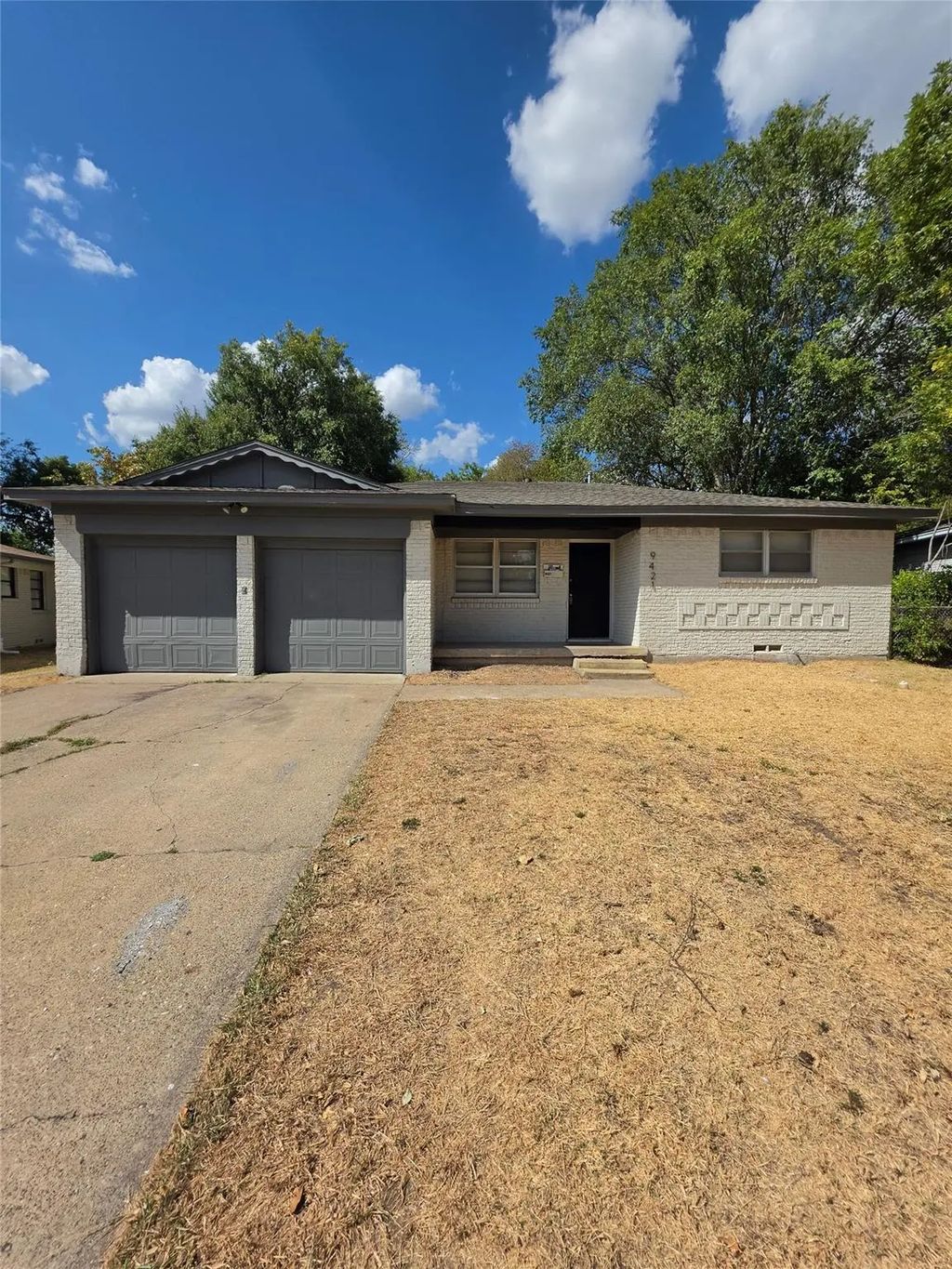 9421 Bluffcreek Drive, Dallas