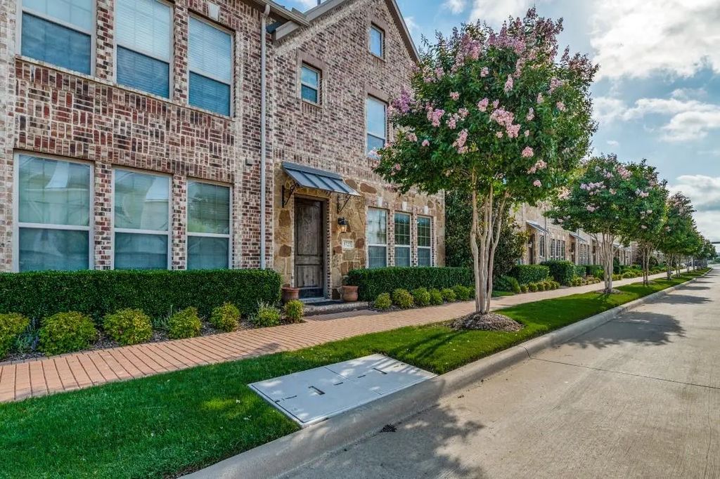 5727 Headquarters Drive, Plano