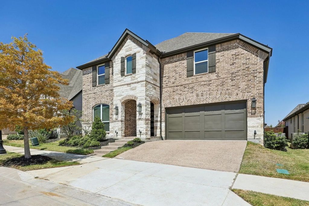 3709 Damsel Mackenzie, Lewisville