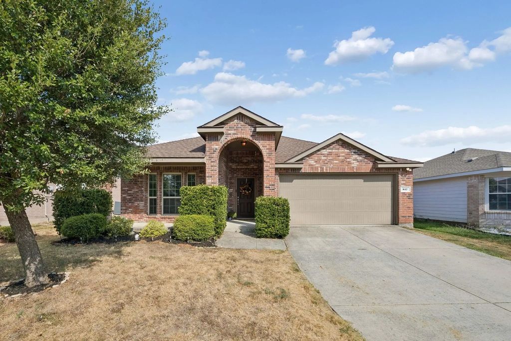 817 Post Oak Trail, Anna
