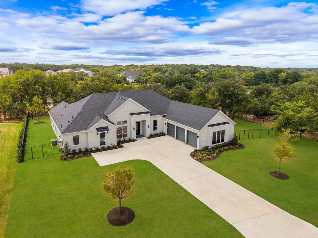1733 Aspen Crossing, Oak Point