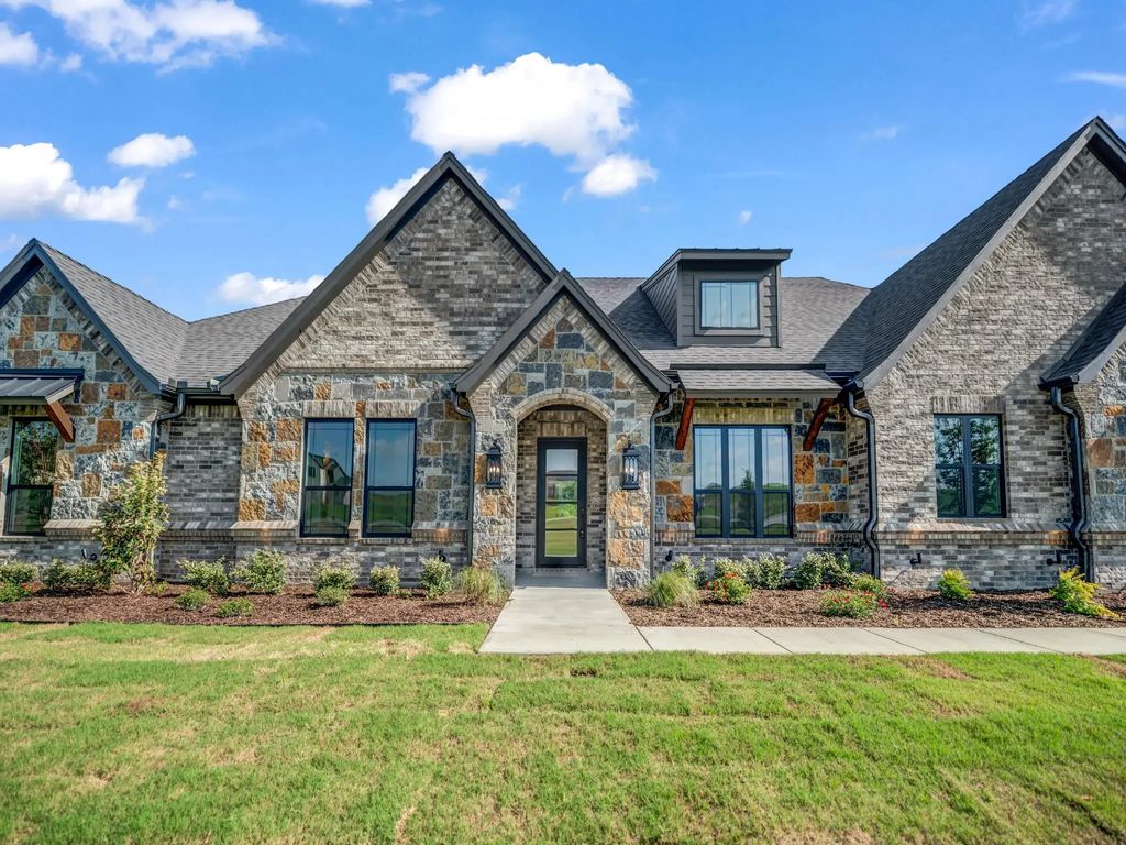 614 Hondo Crossing, Weatherford