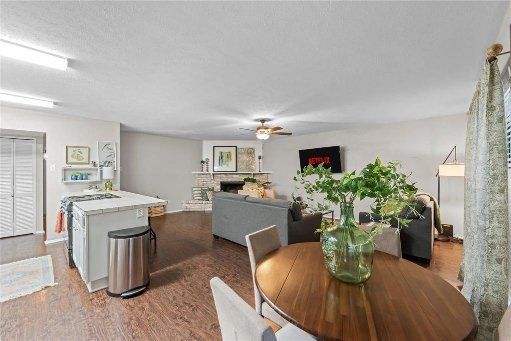 5016 Griffin, The Colony