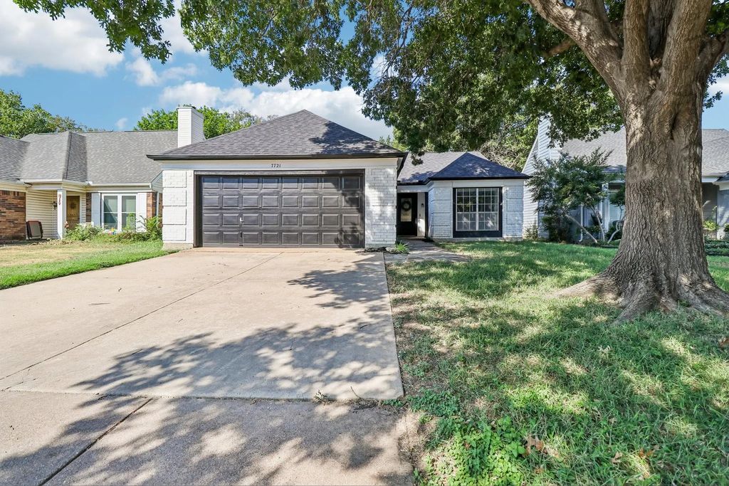 7721 Waxwing Circle W, Fort Worth