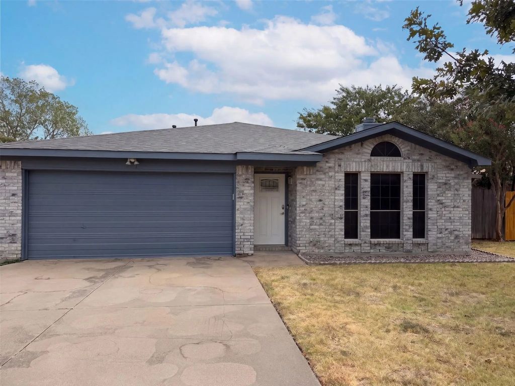 713 Buddy L Drive, Fort Worth