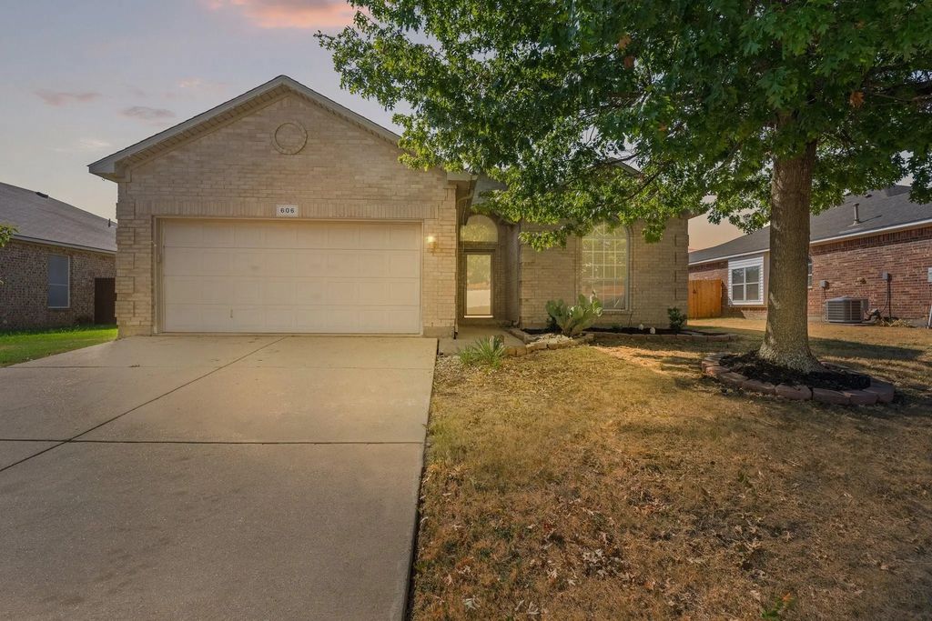 606 Poplar Vista Lane, Arlington