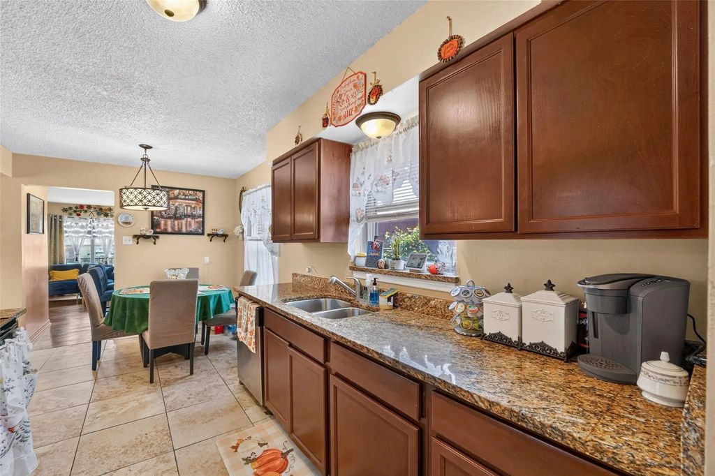 8827 Barclay Street, Dallas