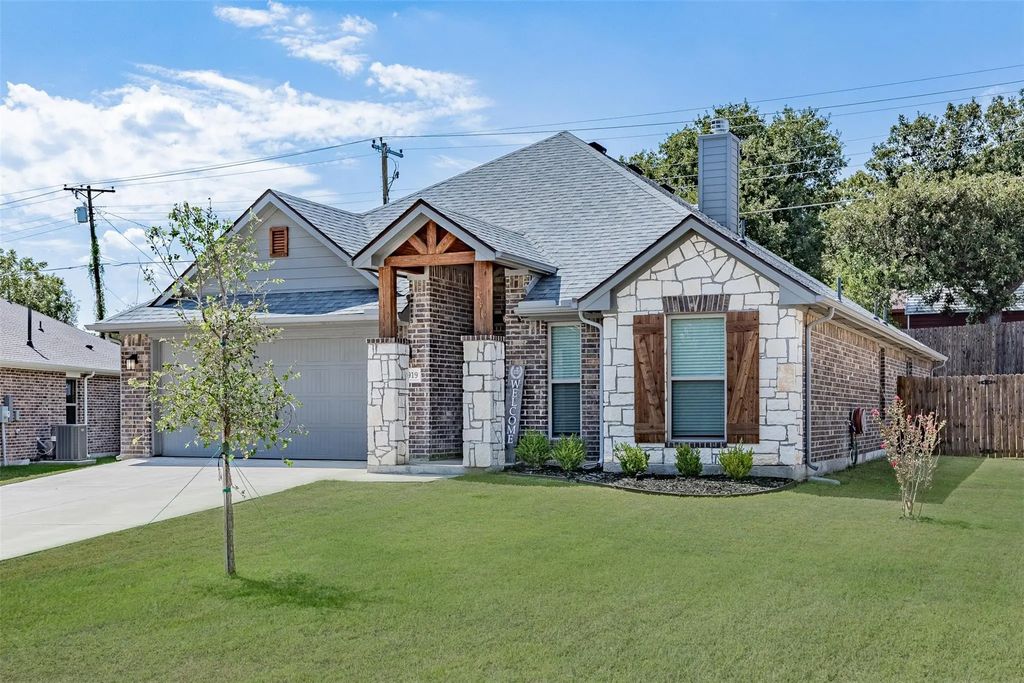 3919 Rose Hill Court, Denison