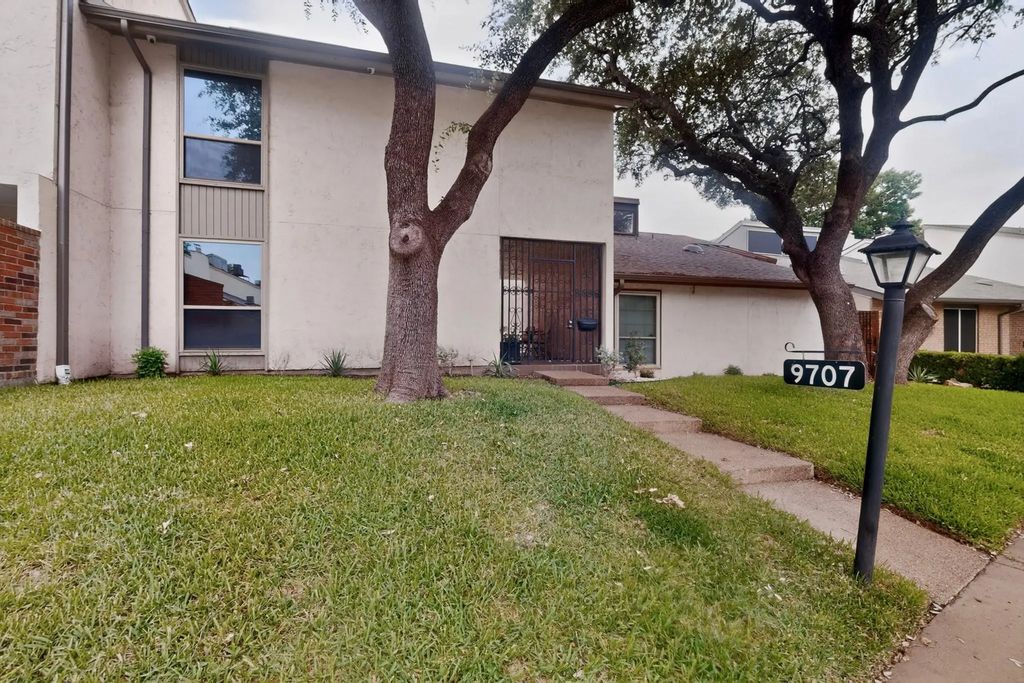 9707 Smokefeather Lane, Dallas