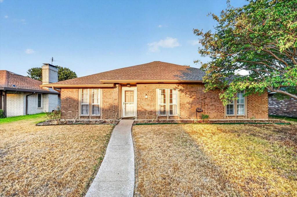 2102 Glenbrook Meadows Drive, Garland