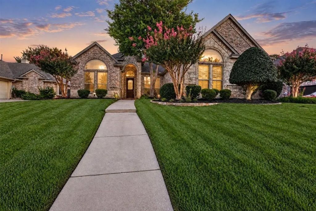 9116 Edgemont Drive, North Richland Hills