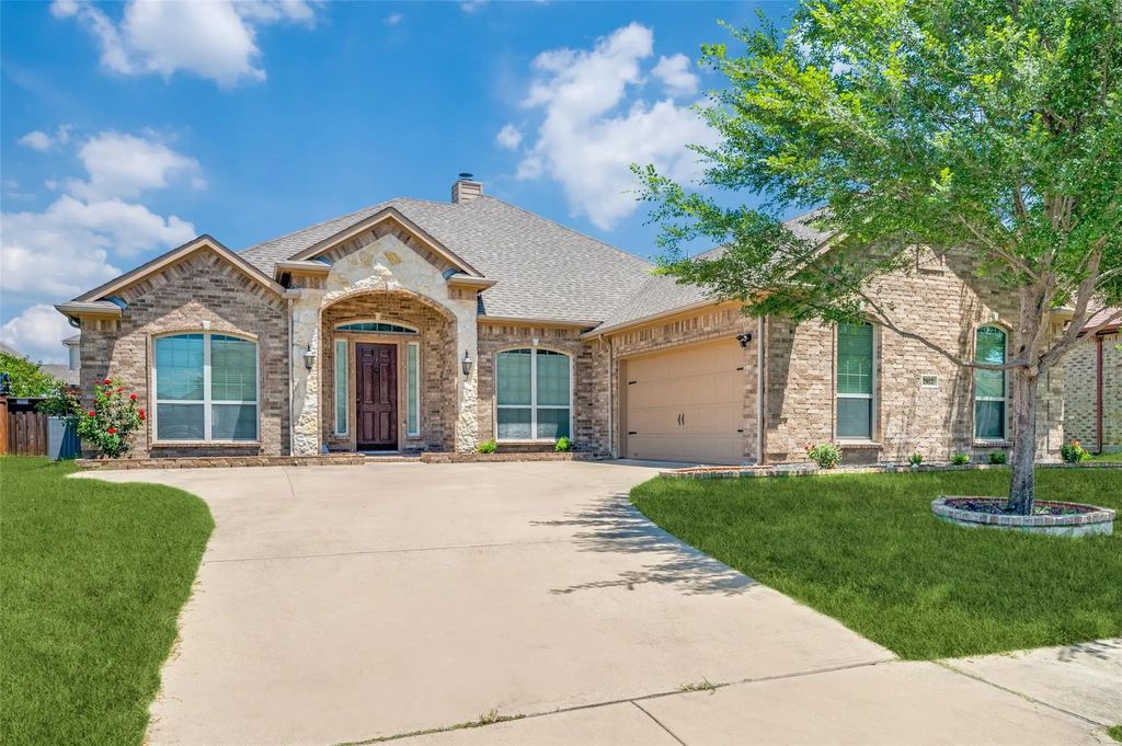 2812 Pino, Grand Prairie