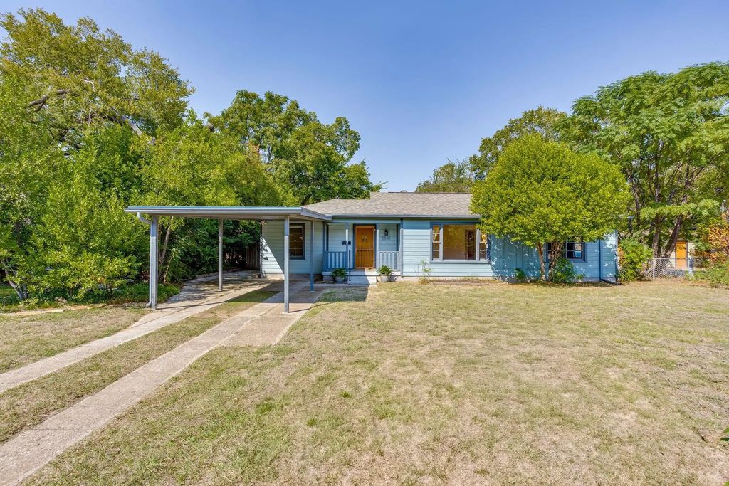 5520 Asbury Drive, River Oaks