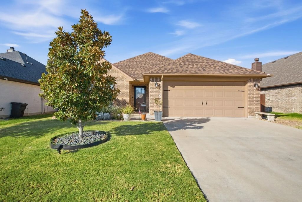 1432 Town Creek Circle, Weatherford