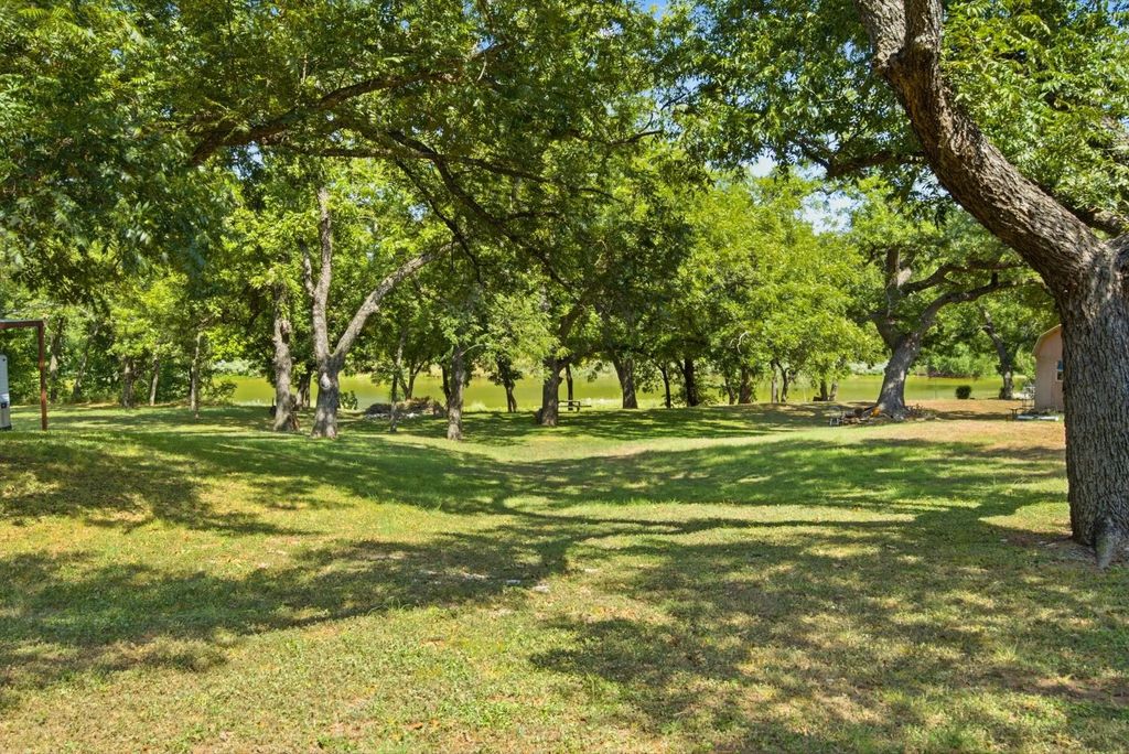 8704 Frontier Court, Granbury
