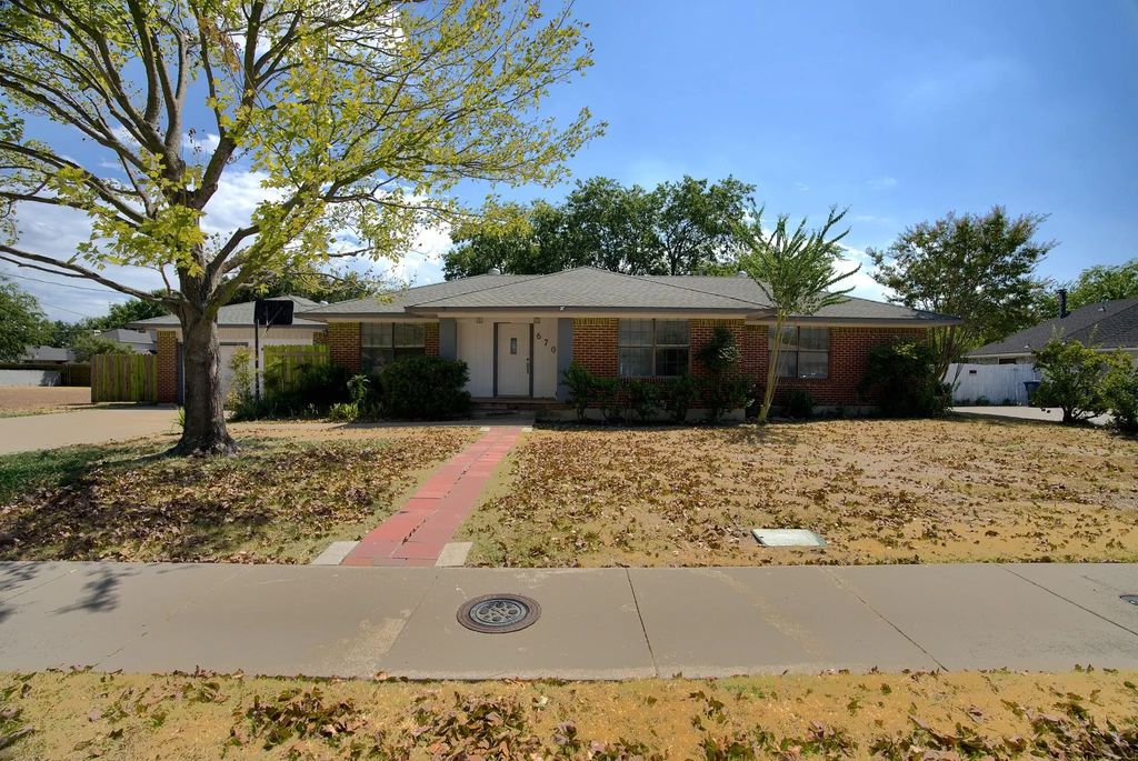 6702 Hyacinth Lane, Dallas