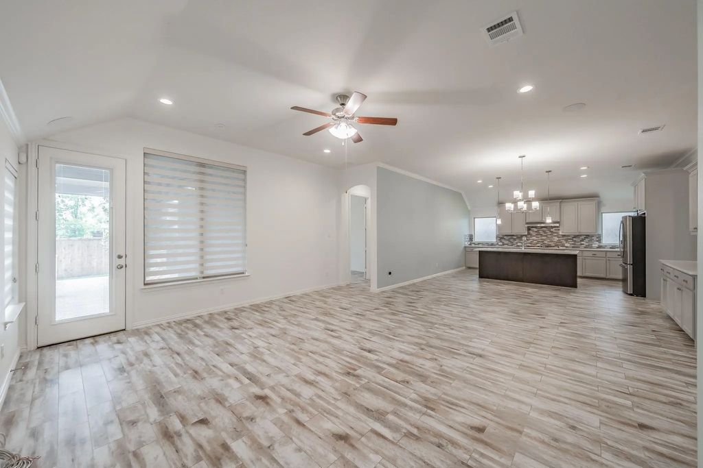 612 Rawlins Lane, Fort Worth