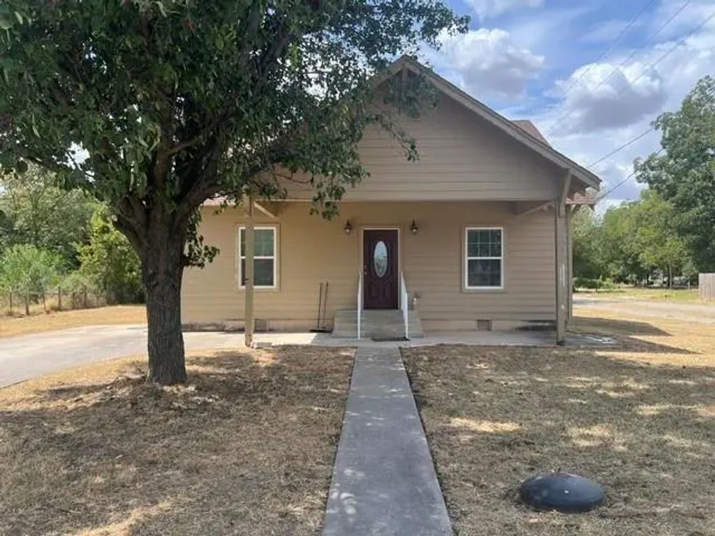 1333 N Commerce Street, Gainesville