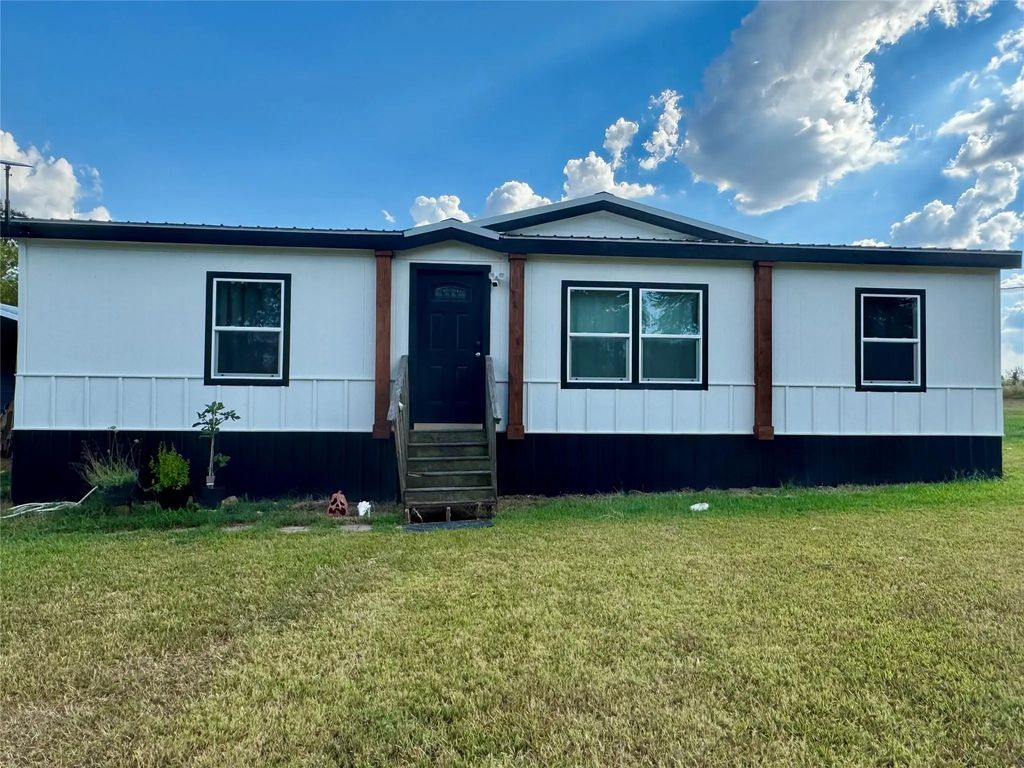 1181 County Road 1174, Sulphur Springs