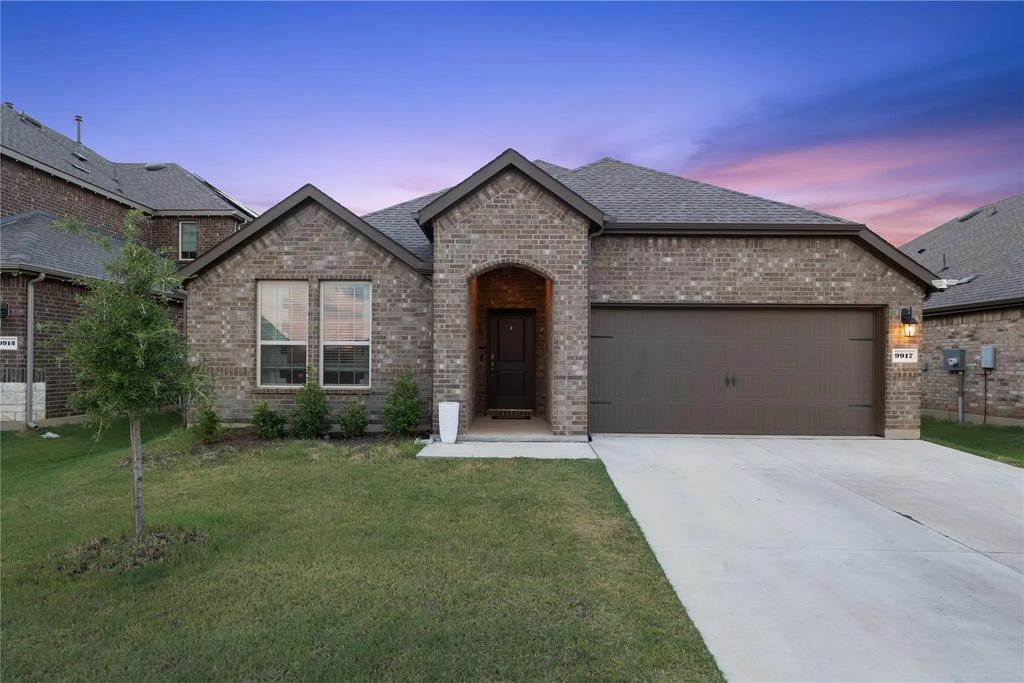 9917 Tacoma Drive, Aubrey