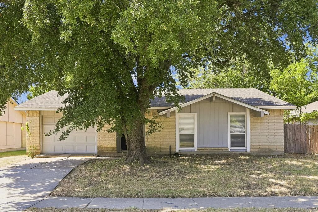 6213 Pine Street, Rowlett