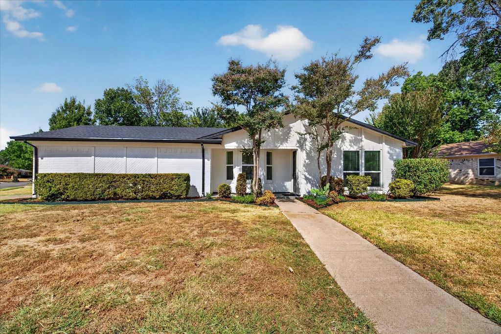 3101 Whisperwood Lane, Bedford