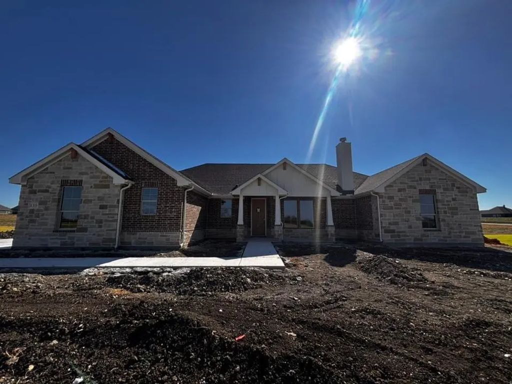 135 Big Sky Road, Decatur