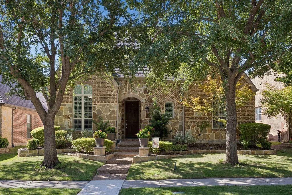 915 Wyndham Way, Allen
