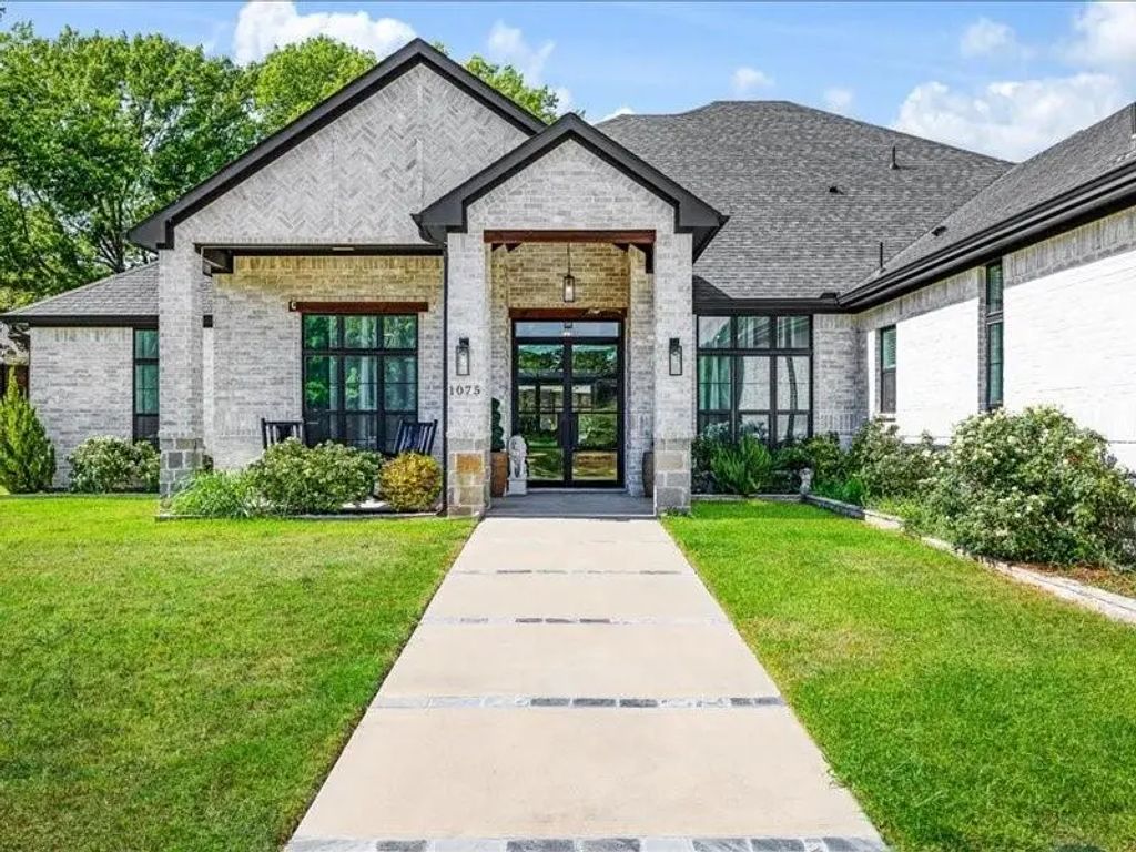 1075 Serenity Cove, Combine