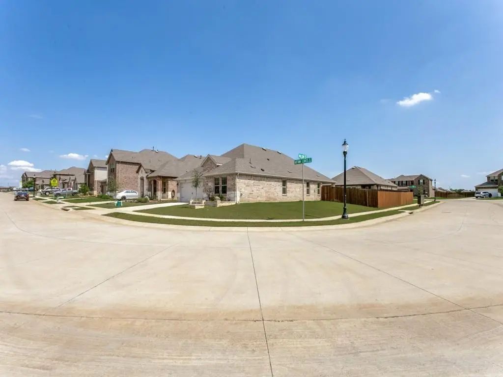 9704 Autumn Leaves Lane, Aubrey