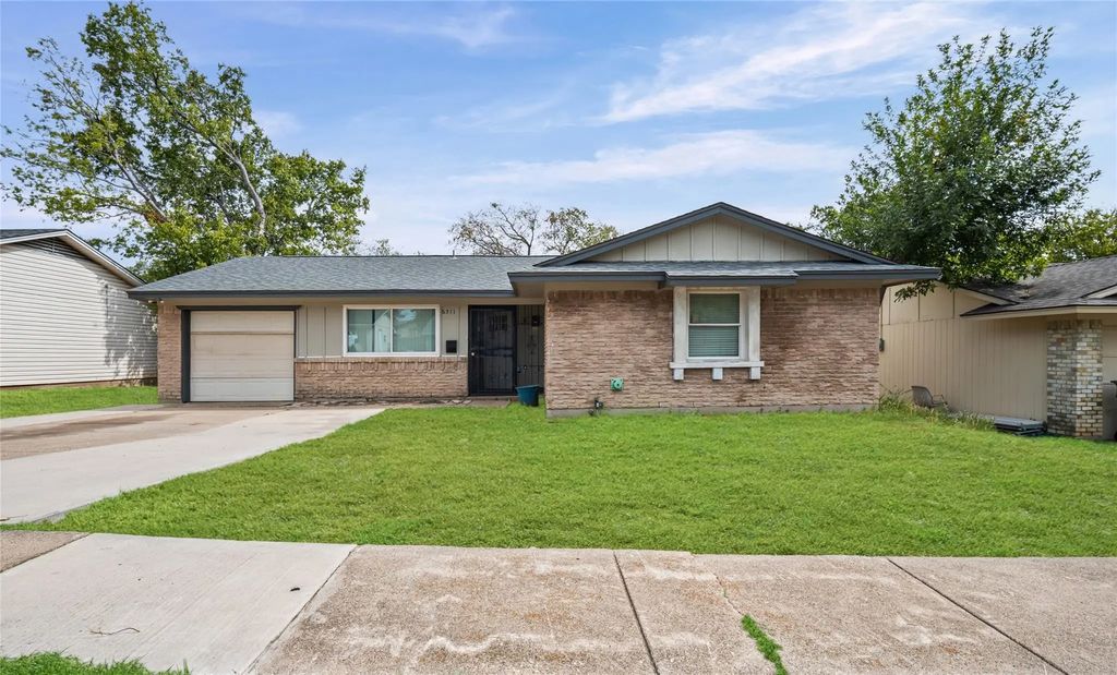 6511 Baraboo Drive, Dallas