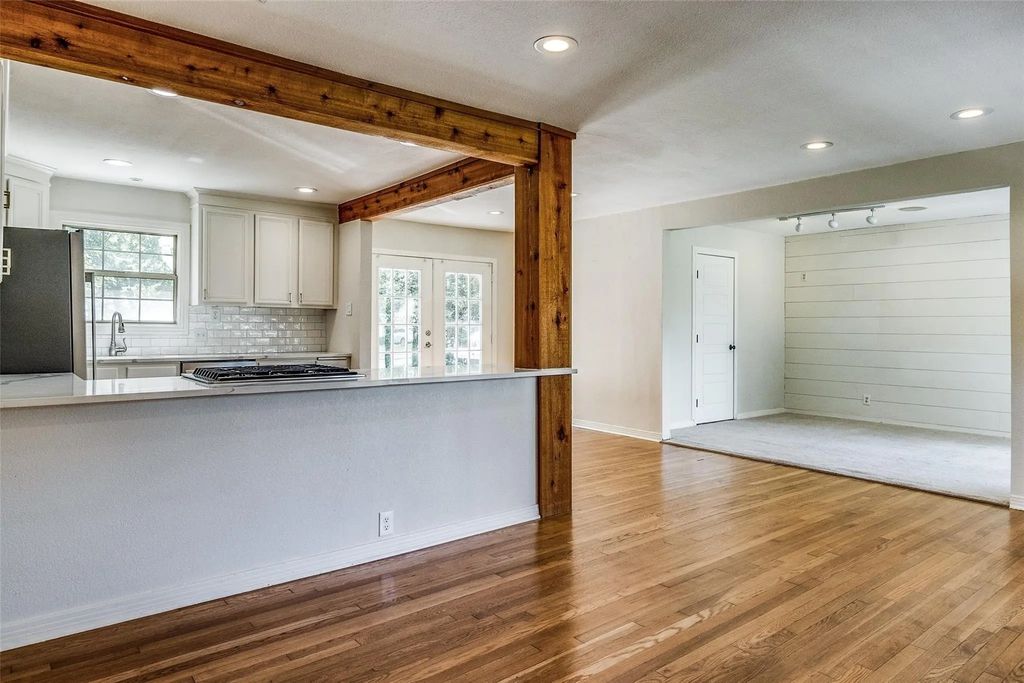 541 Parkhurst Drive, Dallas