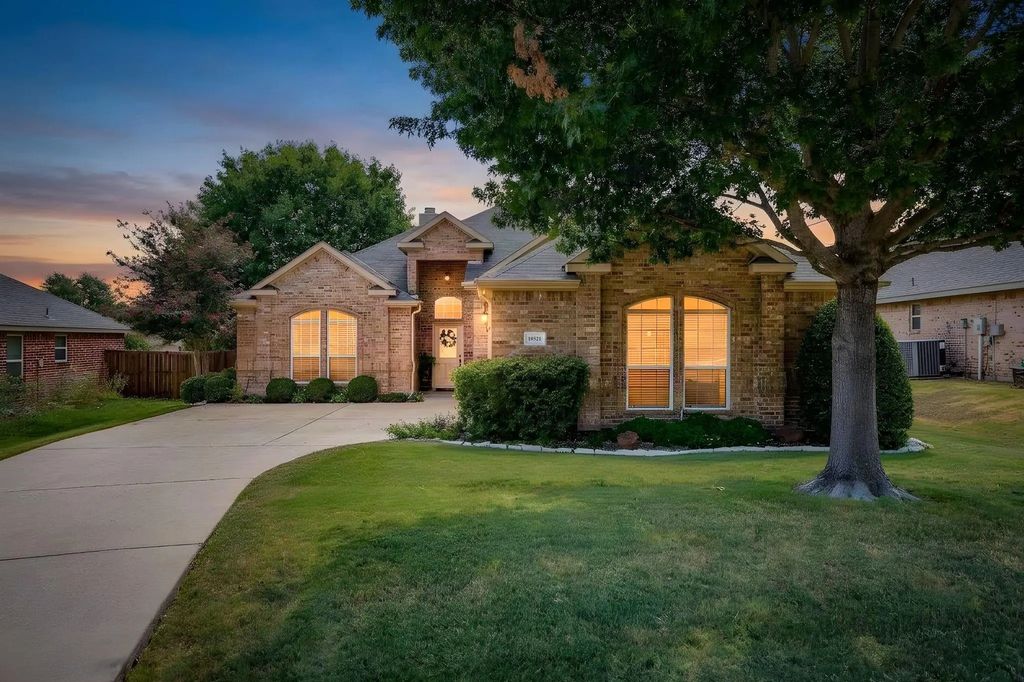 10521 N Haven Drive, Benbrook