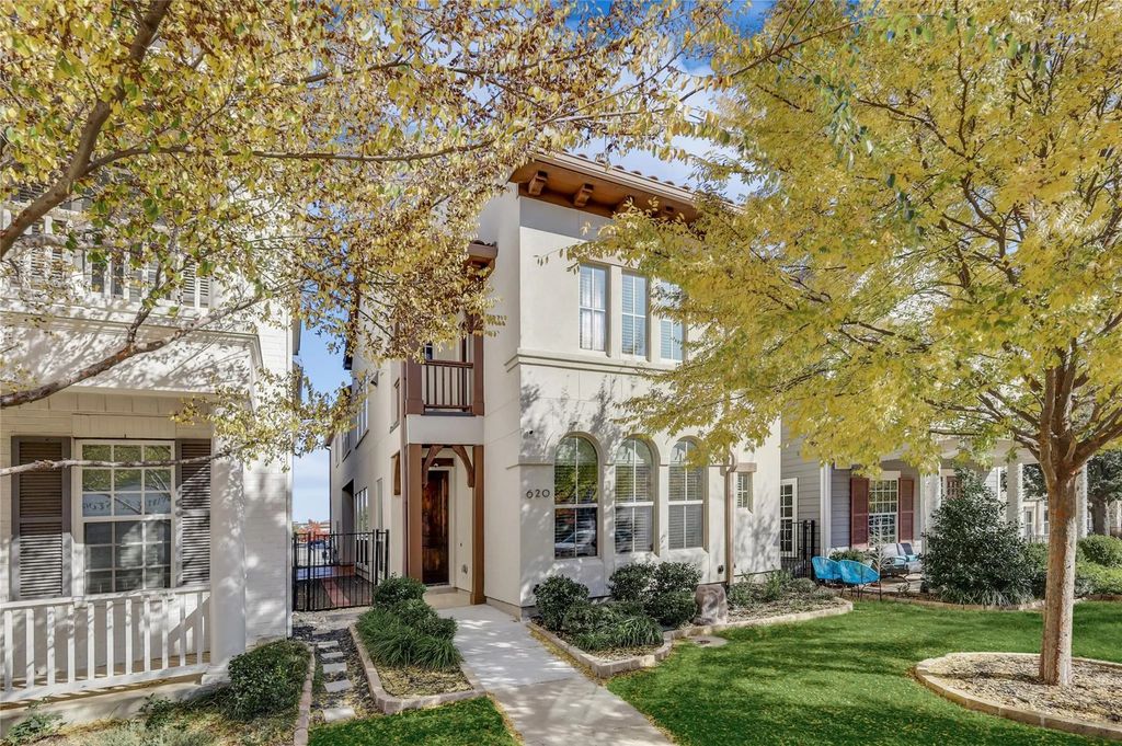 620 Surrey Lane, Flower Mound