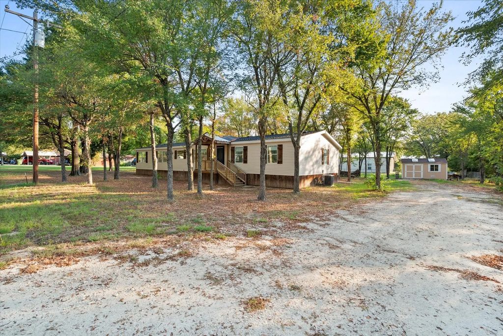 114 Kingswood Drive, Streetman