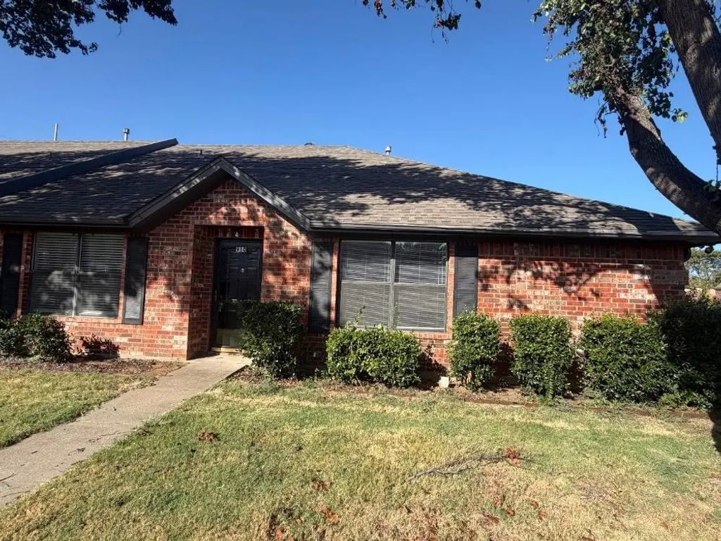 910 Austin, Weatherford