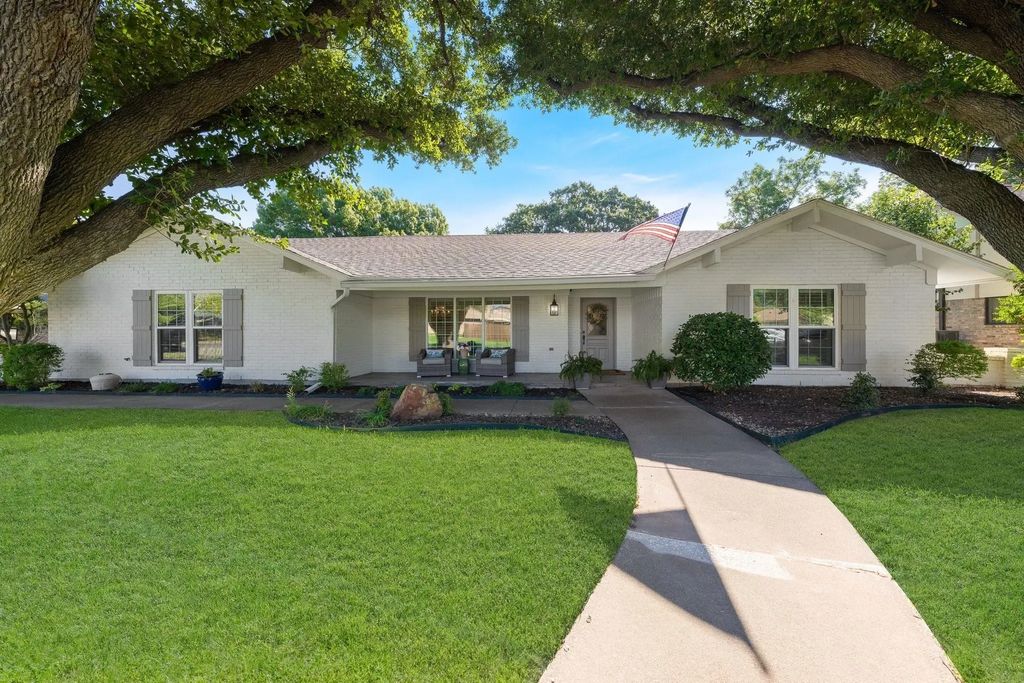 536 Sellmeyer Lane, Highland Village