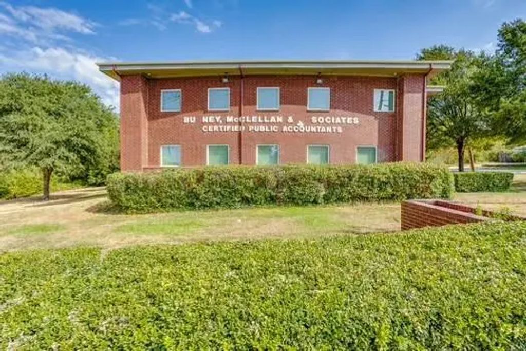 1415 E Belt Line Road, Carrollton
