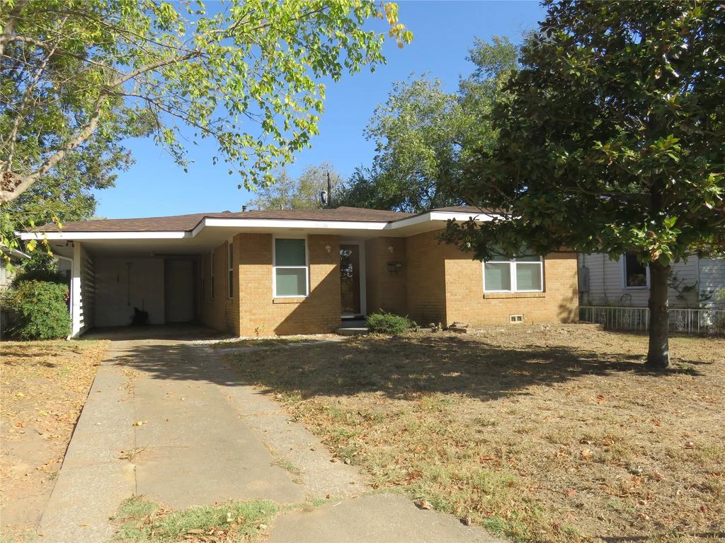 725 W Bullock Street, Denison