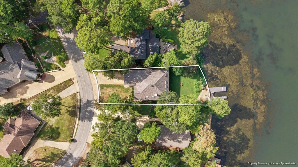 1551 E Tanglewood, Hideaway