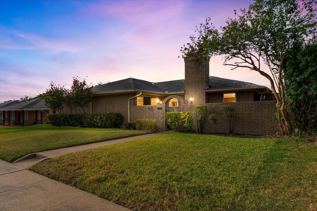 1801 Clear Point Drive, Garland